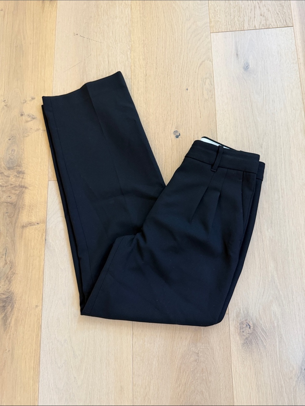 Aritzia Effortless Pants